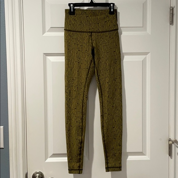 lululemon athletica Pants - Lululemon RARE Wunder Under Dark Olive 4 EUC